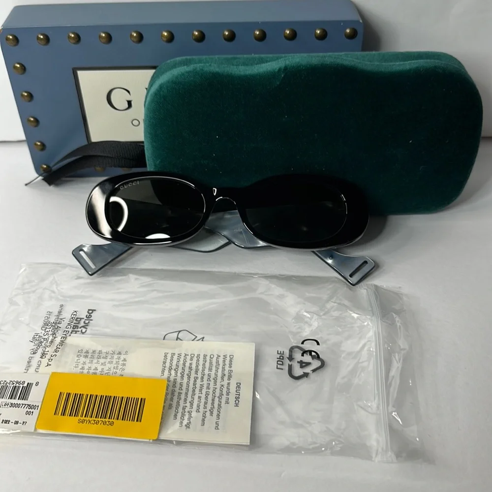 New Authentic- GUCCI EYEWEAR GG0517S SUNGLASSES BLACK & GREY